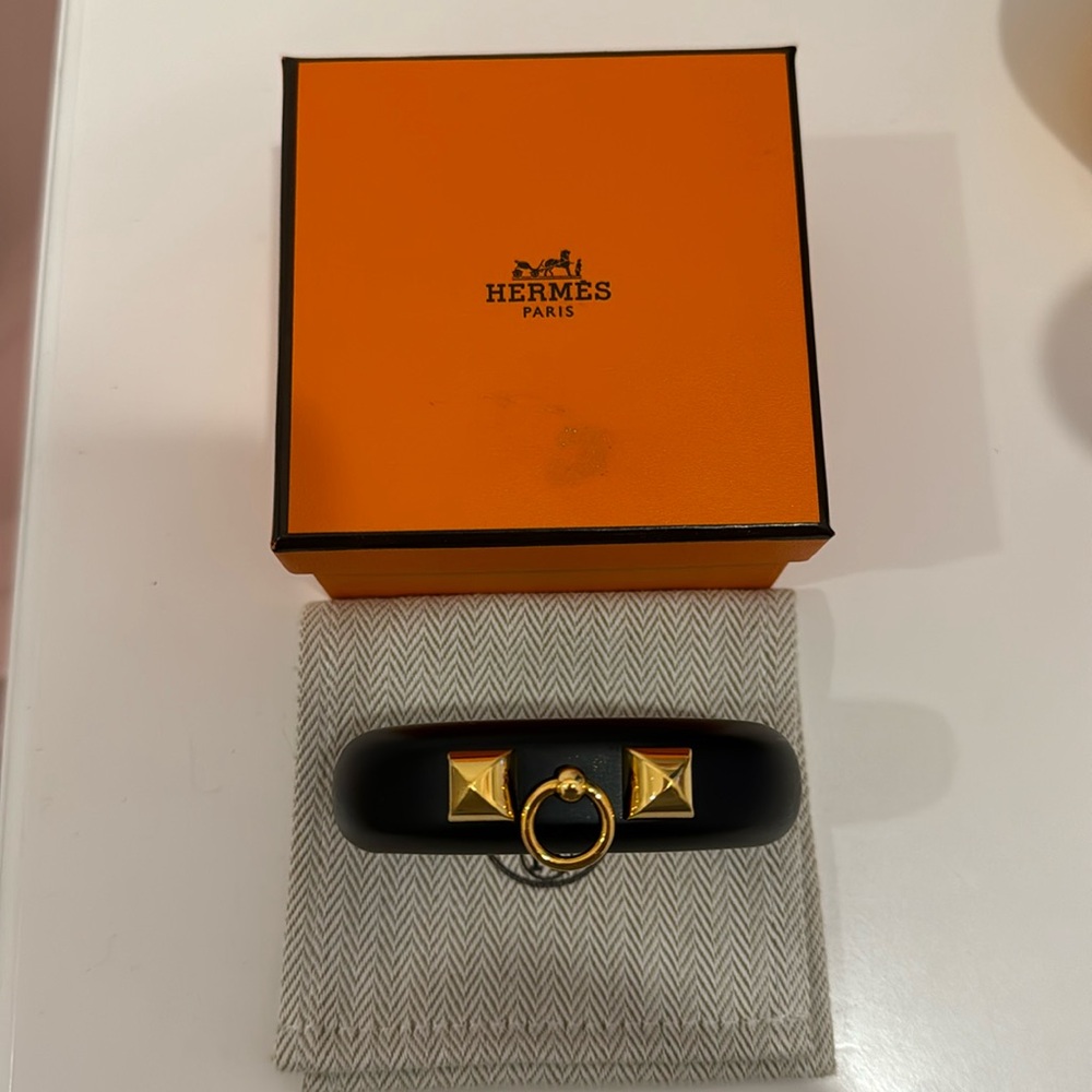 He’s only once HERMES Medor Corriedocian Bangle Wood Black Gold Metal Fittings